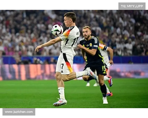 德甲中场组织核心解析:战术布局与球员角色的深度剖析 德甲中场组织核心解析:战术布局与球员角色的深度剖析